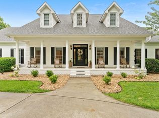 106 Fairways Blvd N, Tullahoma, TN 37388