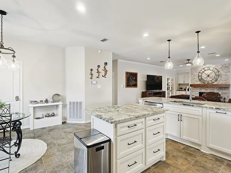 2080 Kamla Rd — Photo 16