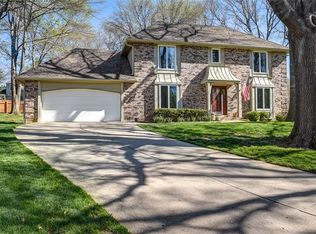 7932 Rosehill Rd, Lenexa, KS 66215