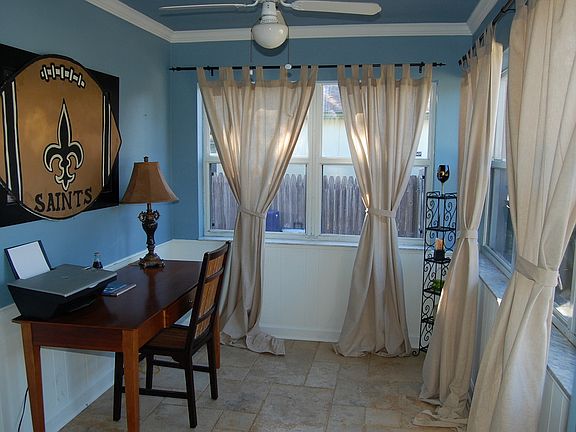 4th image of 332 35th Ave NE