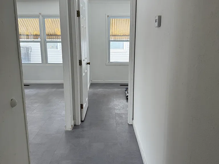 4660 Frankfort Ave — Photo 11