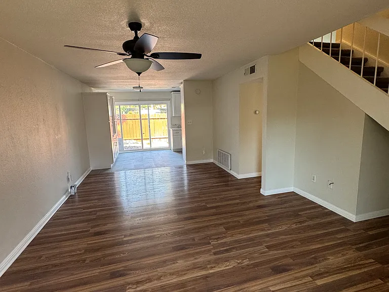 10628 Queen Jessica Ln — Photo 17