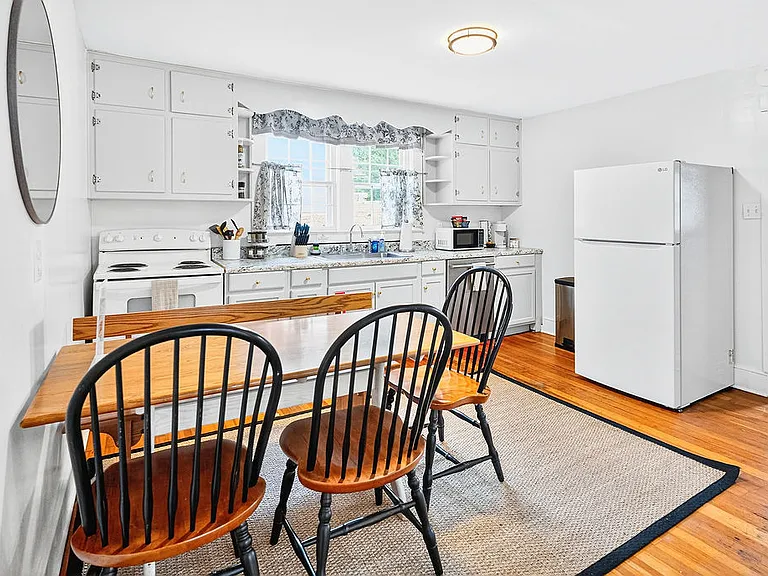33 Schoolfield Dr — Photo 12