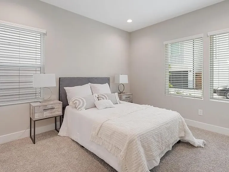 2623 Huntington Creek Ln — Photo 20