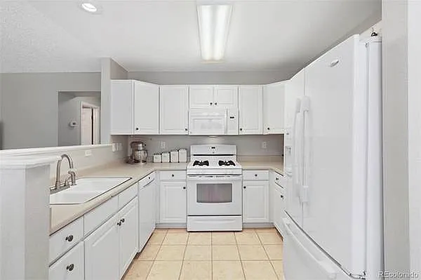 Cozy Bedroom in Parker | 1 Bedroom in Single Family Home | $850/mo | Avail. 08/10/2026 — Photo 4
