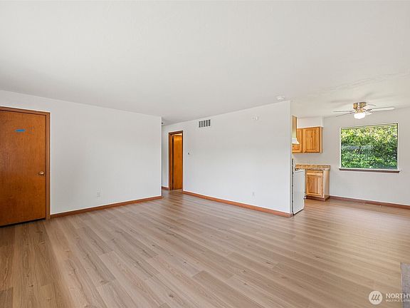 4th image of 5222 2226 108th Street Ct W