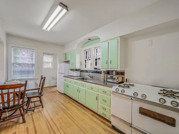 60-14 60th Avenue image 15 of 26