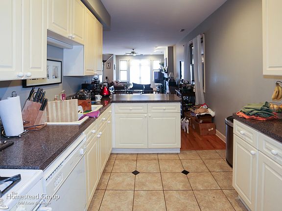 3rd image of 3835 N Southport Ave #_tw0_