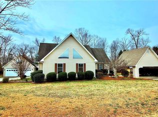 104 Sunny Hl, Pendleton, SC 29670