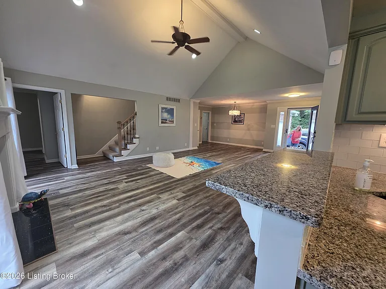 1704 Anchorage Ct — Photo 4