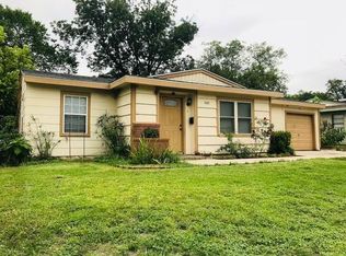 1005 Sharondale St, Fort Worth, TX 76115