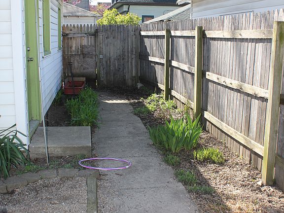 5th image of 324 N Bosart Ave