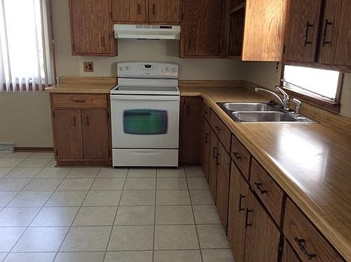 5th image of 8781 S Carol Ct