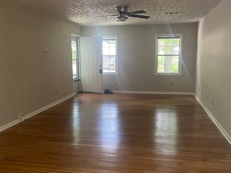 105 Fairhaven Ct — Photo 8