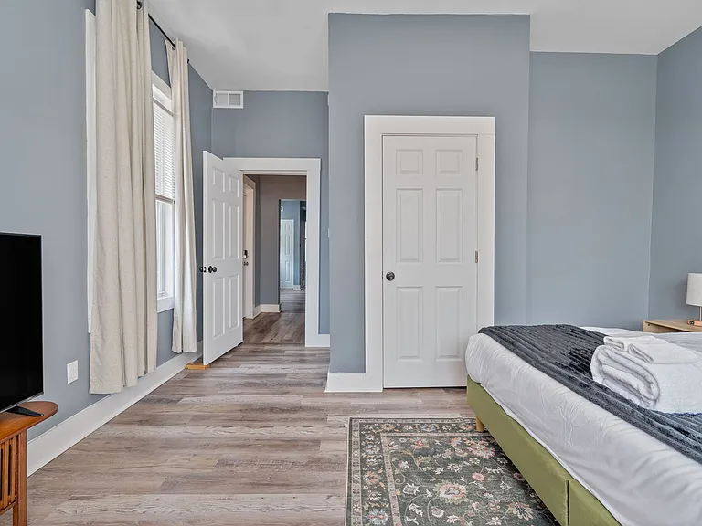2413 Kenton St #2 — Photo 14