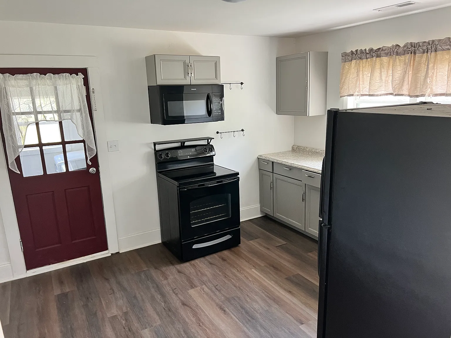 2104 W Randolph Rd — Photo 4