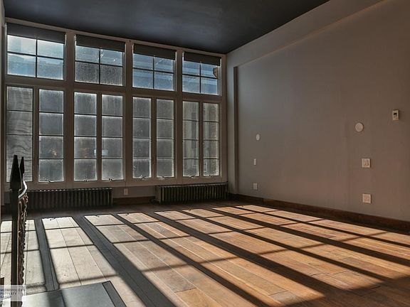 3rd image of 13 Gramercy Park S APT 2F