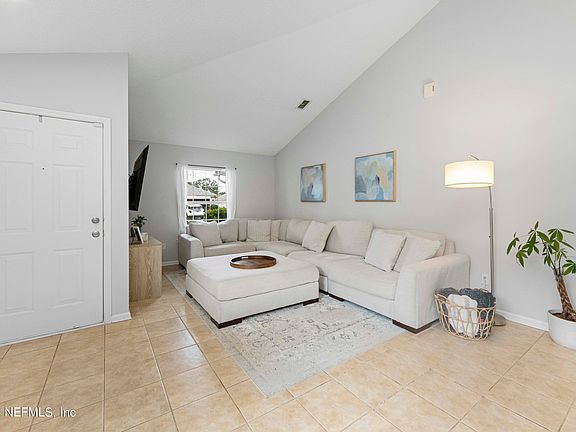 3rd image of 2491 BENTSHIRE Drive