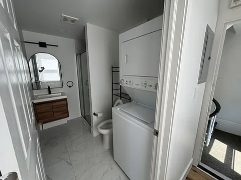 332 Lombard St #3R — Photo 6
