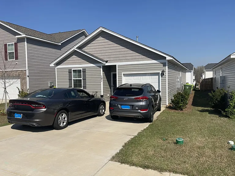 121 Hunters Branch Dr — Photo 2