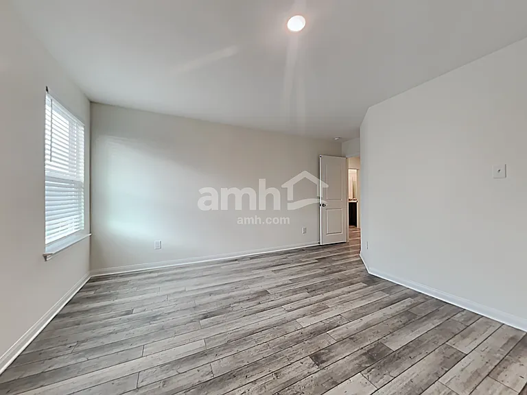 1211 Treeta Trl — Photo 16