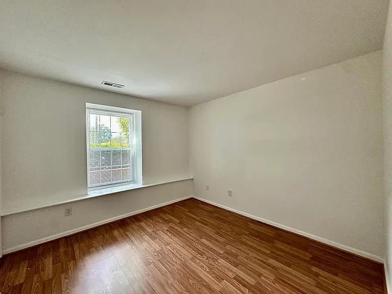 1645 Arlyn Cir #A — Photo 14