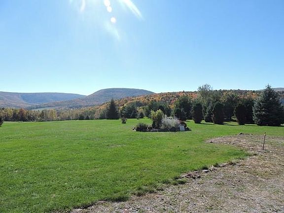 4th image of 253 Deer Meadow Ln