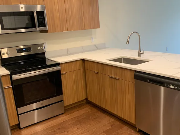 209 Oakdene Place image 9 of 15