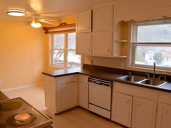 5th image of 232 W Cleburn St