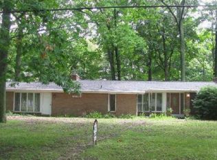15631 Oak Lane Dr, Lansing, MI 48906