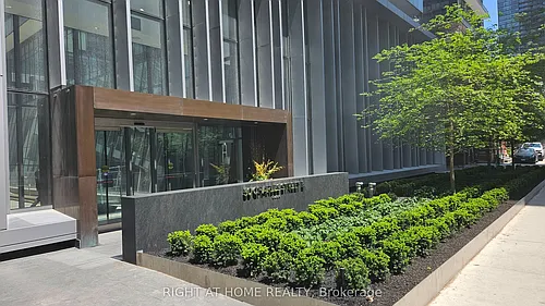 50 Charles St E Photo 1