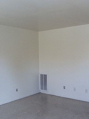 3rd image of 5516 Yucca Ln
