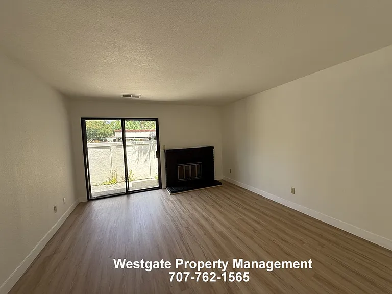 240 Park Place Dr — Photo 6