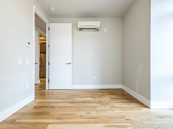 4th image of 185 Leonard St #3
