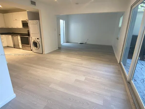 1131 NE 17th Way #1, Fort Lauderdale, FL 33304
