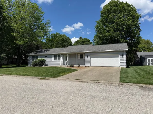 3781 Oakwood Cir, Taylorville, IL 62568