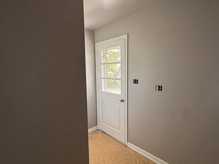10033 Jonestown Rd — Photo 35