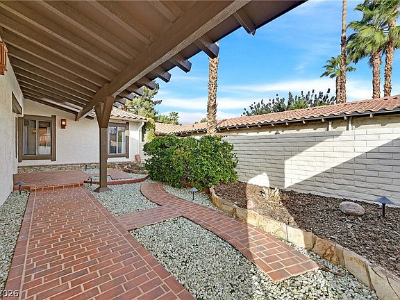 2nd image of 3020 Calle De Laredo