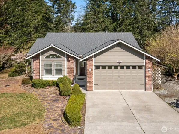 865 NW Pioneer Hill Road, Poulsbo, WA 98370