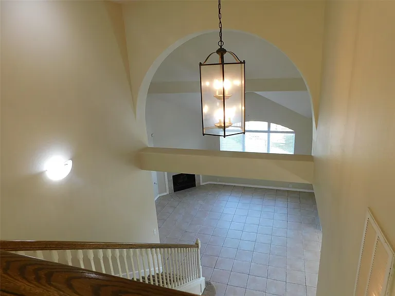 2511 Sunlight Ln — Photo 16