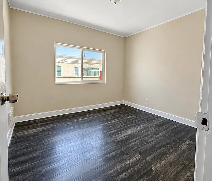 2225 Michigan Ave #8 — Photo 3