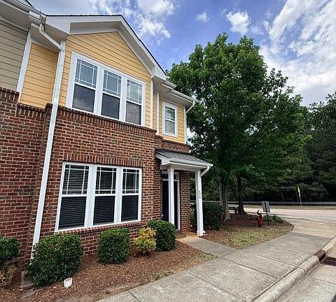 4th image of 806 Carpenter Glenn Dr