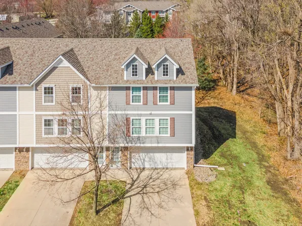 5553 Kenton Ln, Johnston, IA 50131