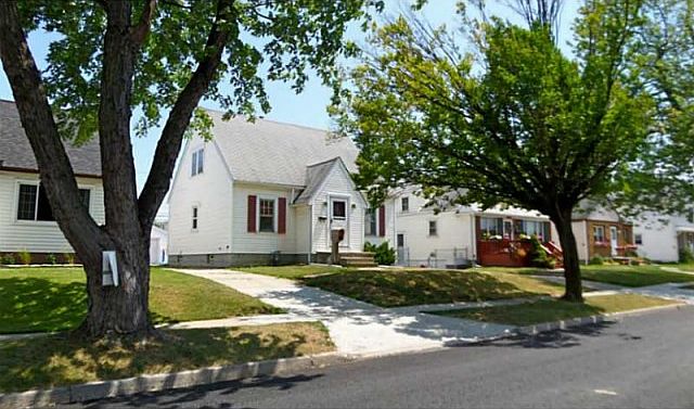 1st image of 233 Hawthorne Ave