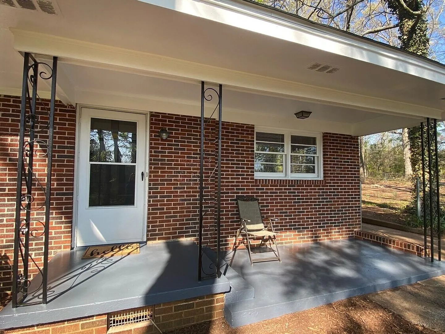 Beautiful Brick Ranch on Expansive Private Lot Near Athens — Photo 4