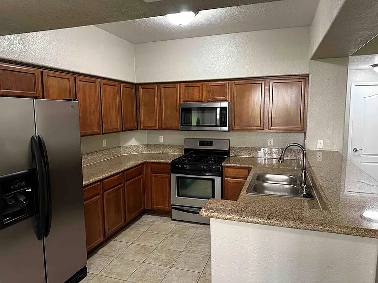 10213 King Henry Ave #104 — Photo 7