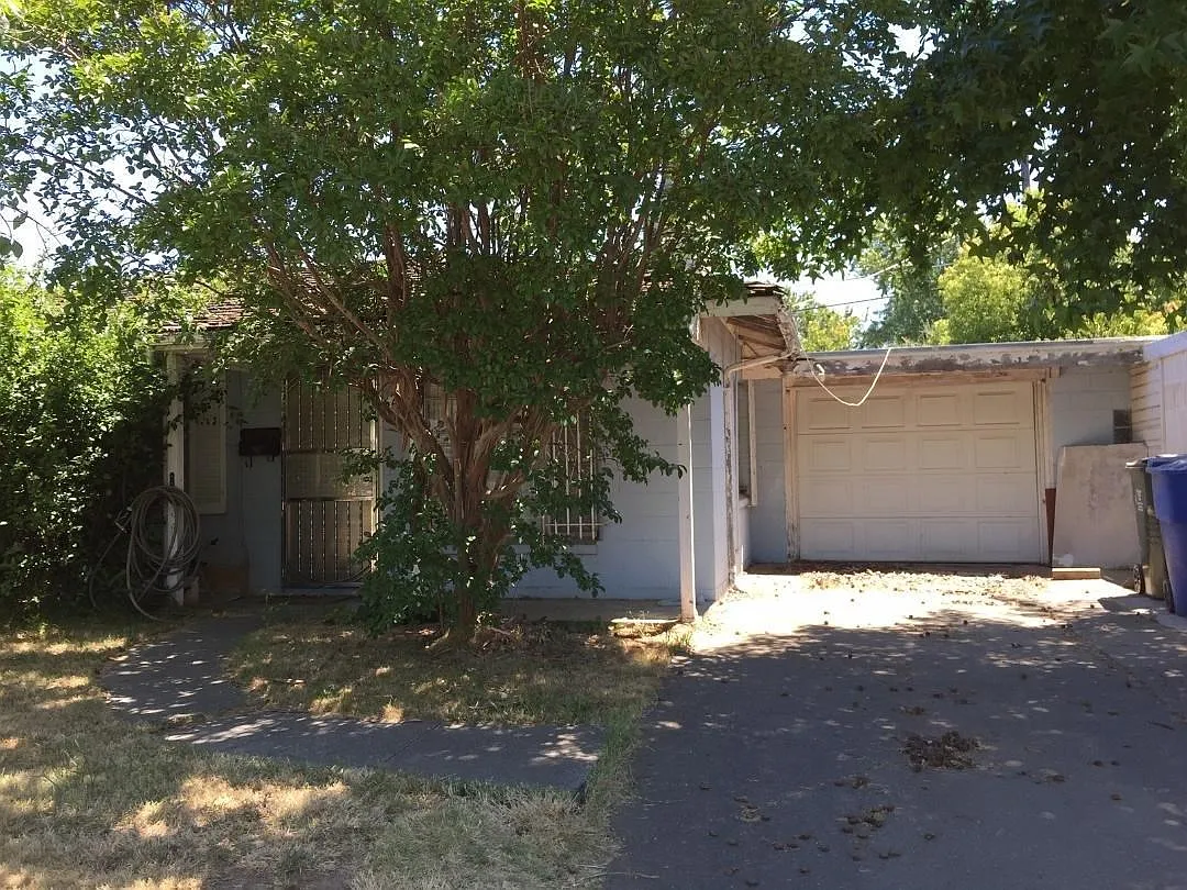 5221 Cabrillo Way photo 1
