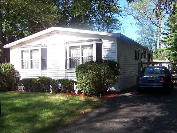 2nd image of 24 Liberty St