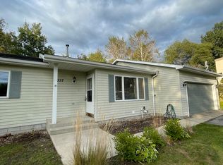4227 Summerhill Rd, Traverse City, MI 49684