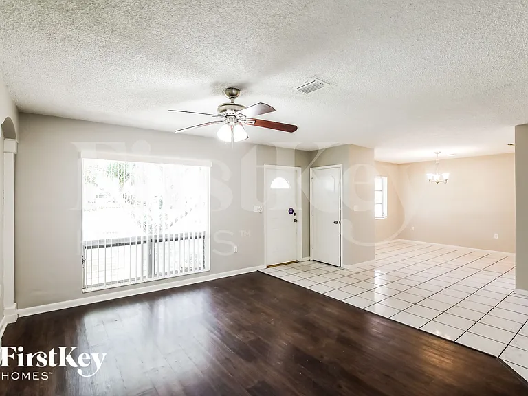 4896 NW 6th Ct — Photo 5